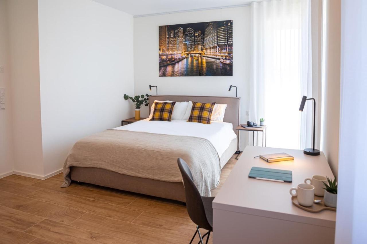 En Suite Bedrooms At Reckenthal House By Rentaroo Luxembourg Bagian luar foto
